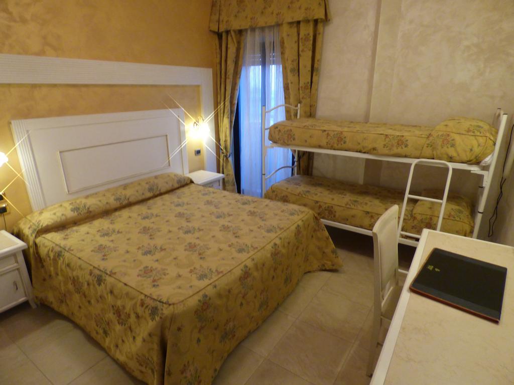 Hotel Diplomat Palace Rimini Exteriör bild